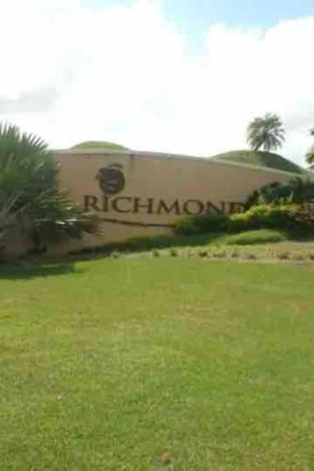 Sunset Palms & Villa Management Ltd Richmond Exterior foto